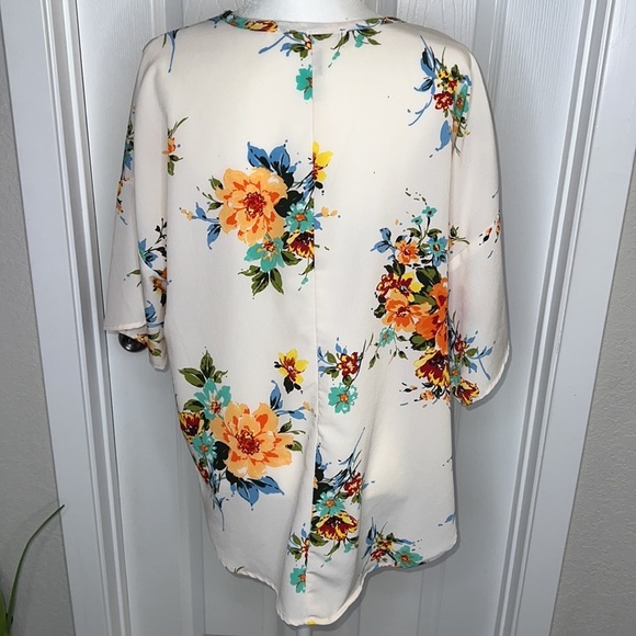 Cream Floral Shift High Low Tie Front Top Sz.M - Picture 3 of 5